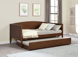 Cedarwood Wood Twin Daybed With Trundle Medium Walnut